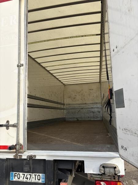 DAF LF 210 - Грузовик с закрытым кузовом: фото 3 DAF LF 210 - Грузовик с закрытым кузовом: фото 3