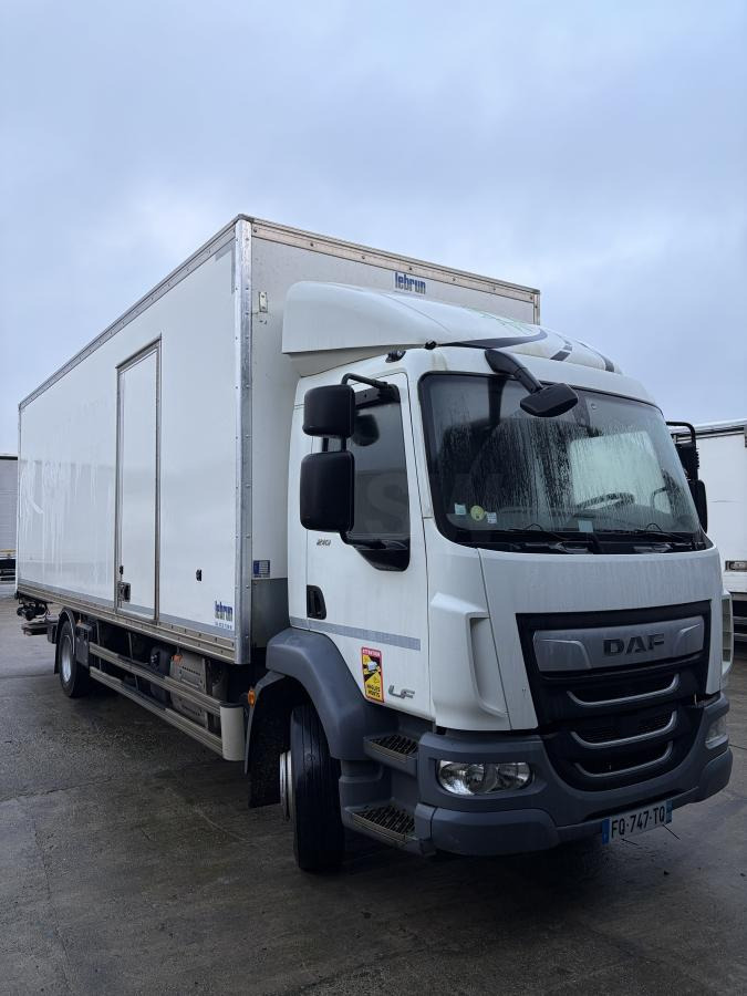 DAF LF210 - Грузовик с закрытым кузовом: фото 1 DAF LF210 - Грузовик с закрытым кузовом: фото 1