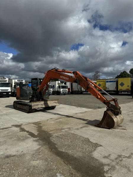 Hitachi ZX85USB-5A - Гусеничный экскаватор: фото 1 Hitachi ZX85USB-5A - Гусеничный экскаватор: фото 1