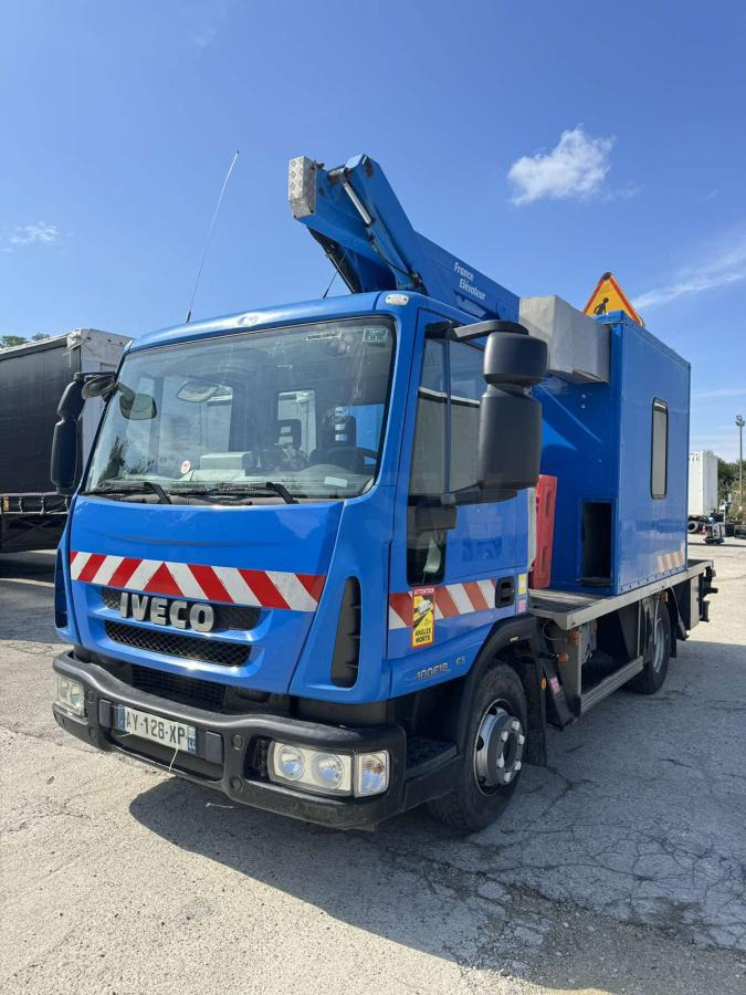 Грузовик с подъемником Iveco Eurocargo 100E18: фото 6
