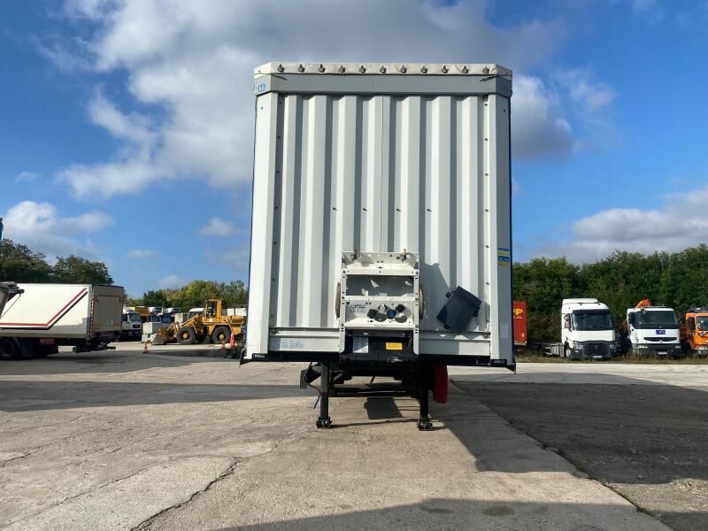 Krone - Тентованный полуприцеп: фото 3 Krone - Тентованный полуприцеп: фото 3