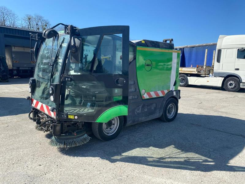 Mathieu Azura MC210 - Подметально-уборочная машина: фото 1 Mathieu Azura MC210 - Подметально-уборочная машина: фото 1