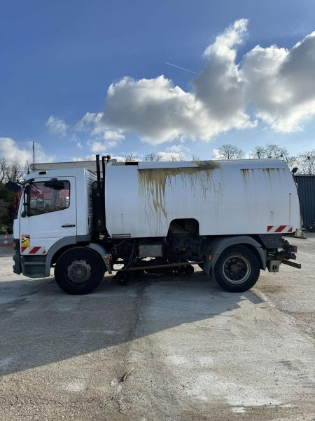 Подметально-уборочная машина Mercedes Atego: фото 6 Подметально-уборочная машина Mercedes Atego: фото 6