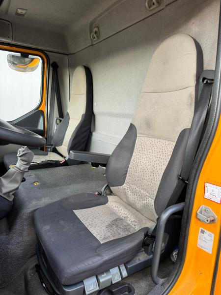Renault Midlum 220 - Грузовик с закрытым кузовом: фото 3 Renault Midlum 220 - Грузовик с закрытым кузовом: фото 3