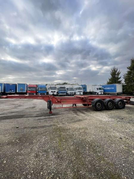 Trouillet - Полуприцеп-контейнеровоз/ Сменный кузов: фото 3 Trouillet - Полуприцеп-контейнеровоз/ Сменный кузов: фото 3