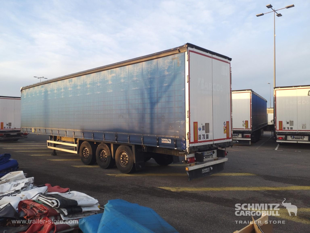 SCHMITZ Curtainsider Standard - Тентованный полуприцеп: фото 4 SCHMITZ Curtainsider Standard - Тентованный полуприцеп: фото 4