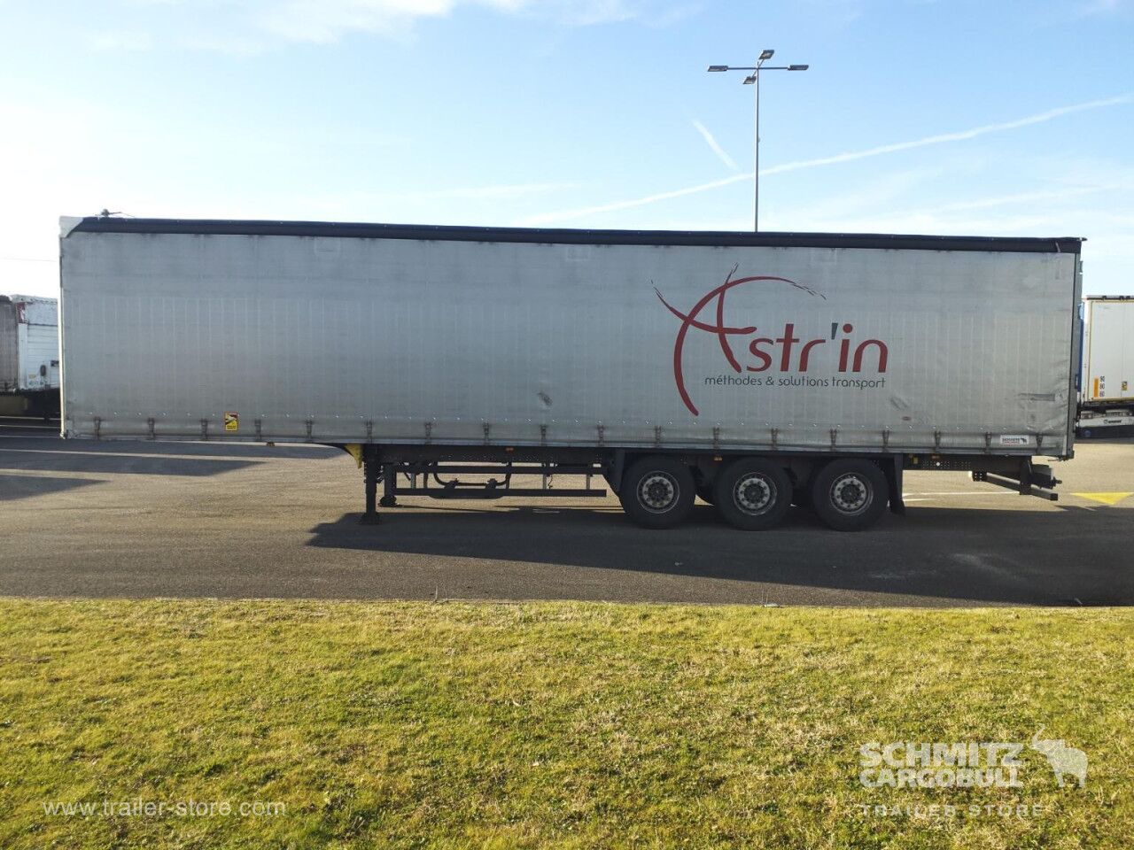 SCHMITZ Curtainsider Standard - Тентованный полуприцеп: фото 2 SCHMITZ Curtainsider Standard - Тентованный полуприцеп: фото 2