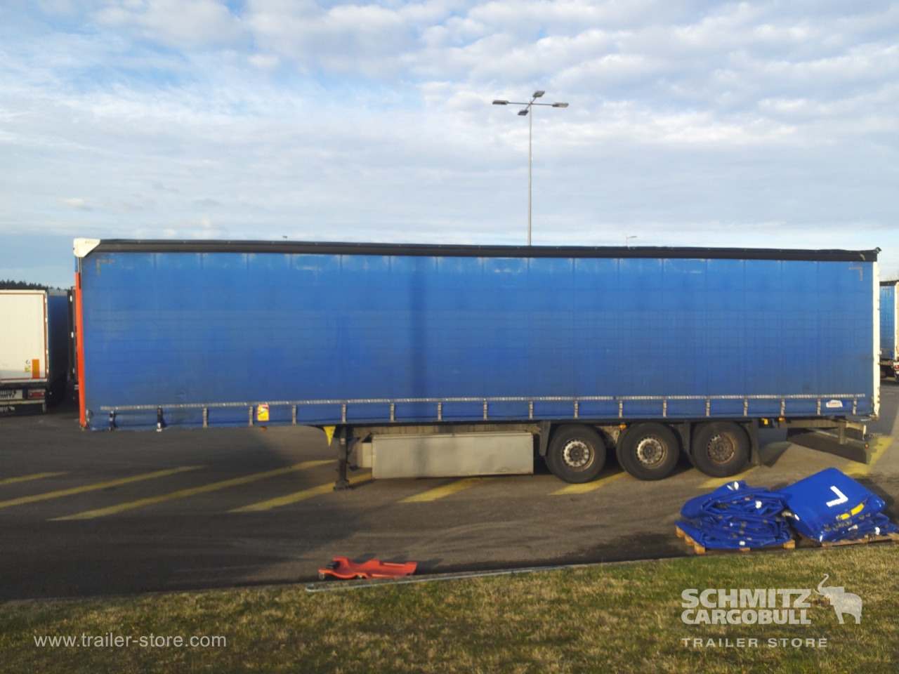 SCHMITZ Curtainsider Standard - Тентованный полуприцеп: фото 2 SCHMITZ Curtainsider Standard - Тентованный полуприцеп: фото 2