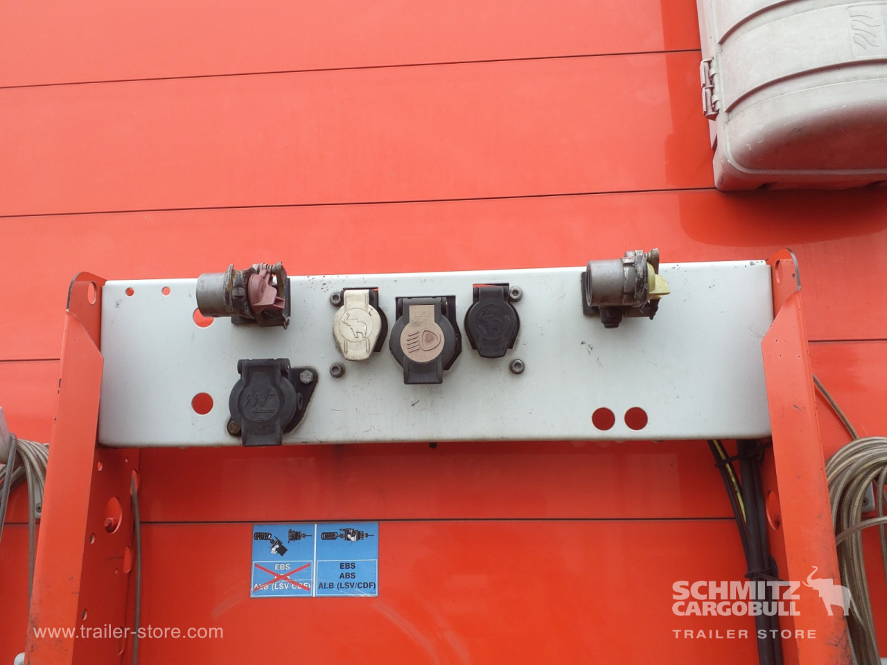 SCHMITZ Curtainsider Standard - Тентованный полуприцеп: фото 2 SCHMITZ Curtainsider Standard - Тентованный полуприцеп: фото 2