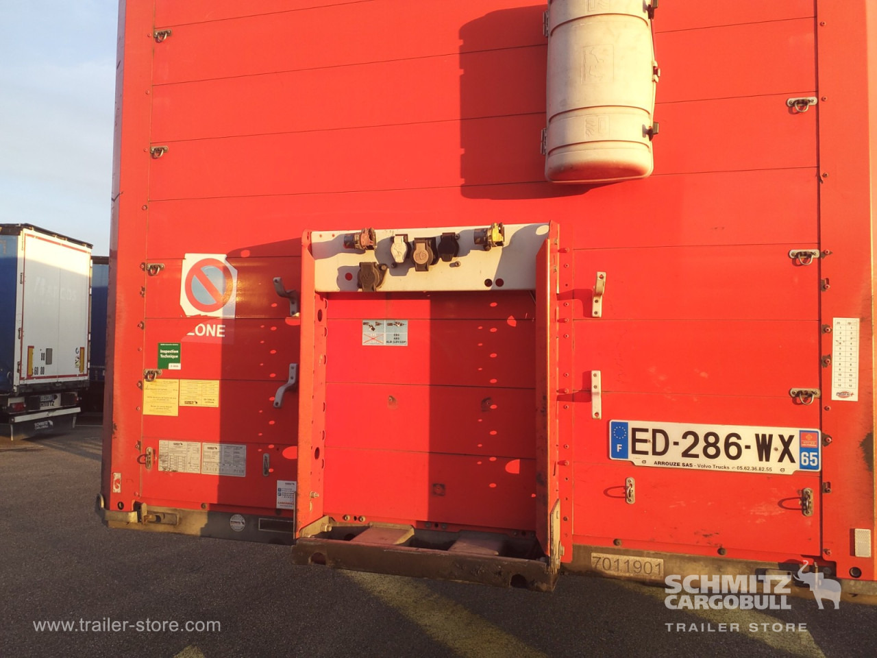 SCHMITZ Curtainsider Standard - Тентованный полуприцеп: фото 3 SCHMITZ Curtainsider Standard - Тентованный полуприцеп: фото 3