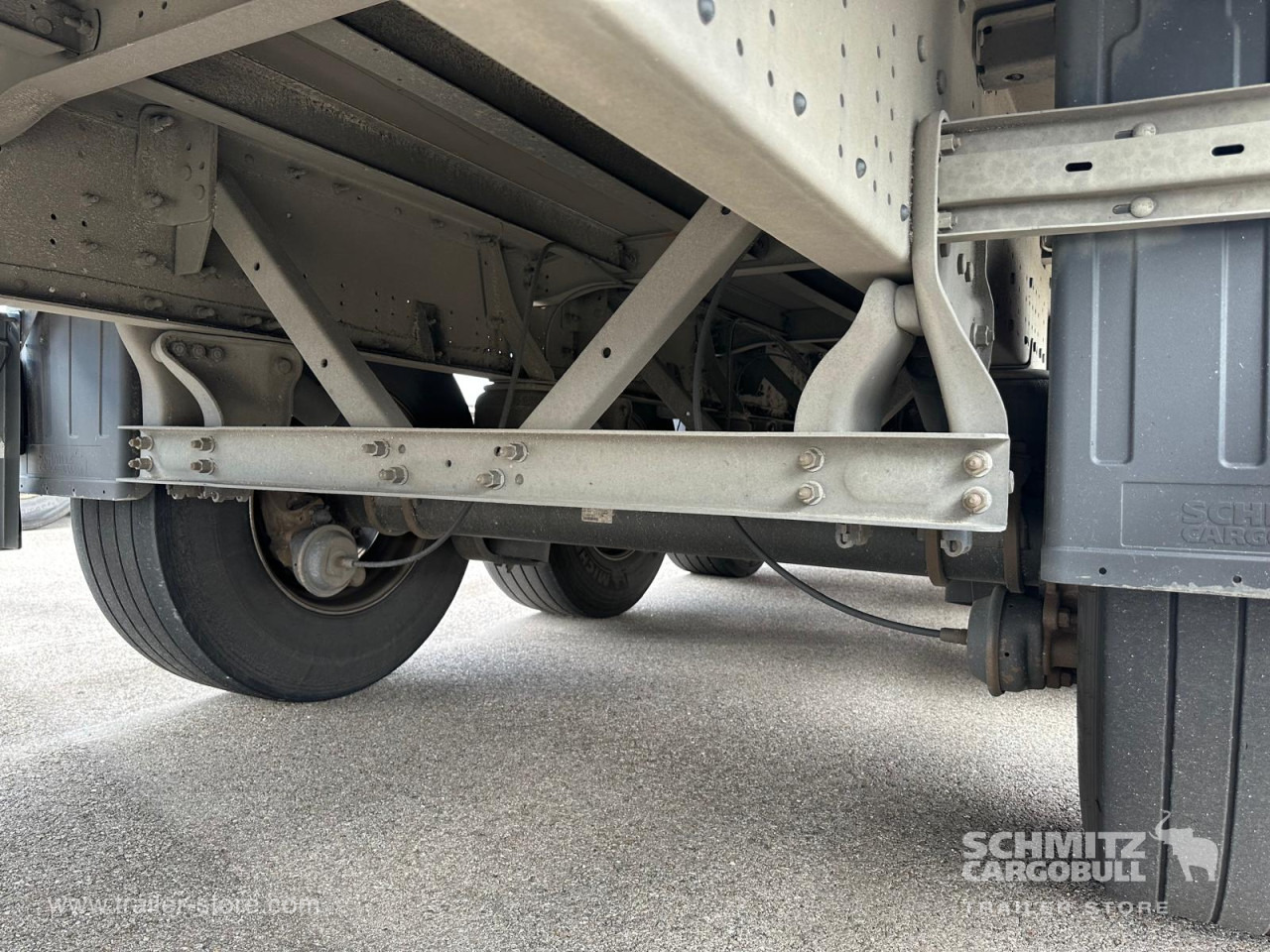 SCHMITZ Curtainsider Standard - Тентованный полуприцеп: фото 2 SCHMITZ Curtainsider Standard - Тентованный полуприцеп: фото 2