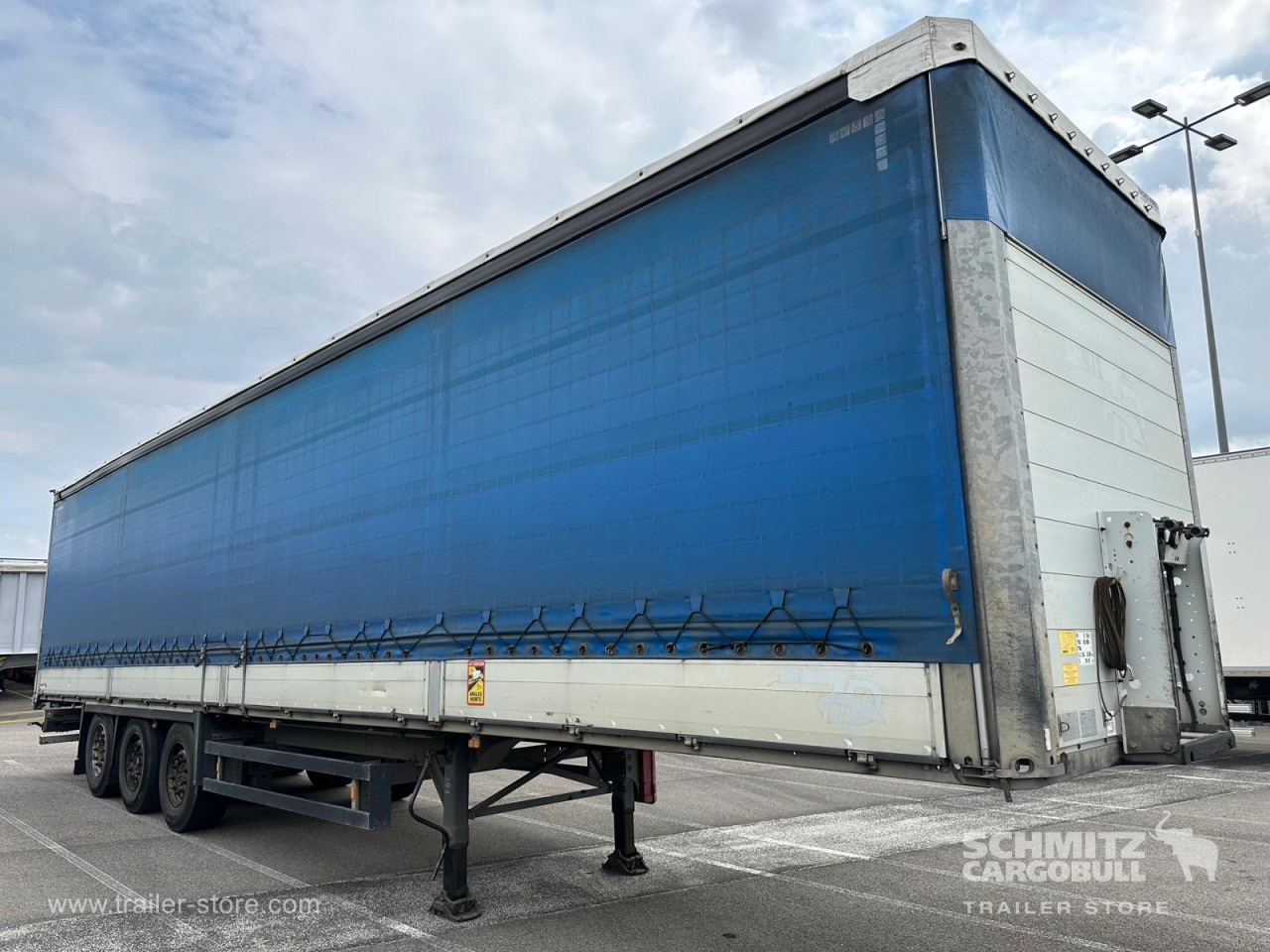 SCHMITZ Curtainsider Standard - Тентованный полуприцеп: фото 1 SCHMITZ Curtainsider Standard - Тентованный полуприцеп: фото 1
