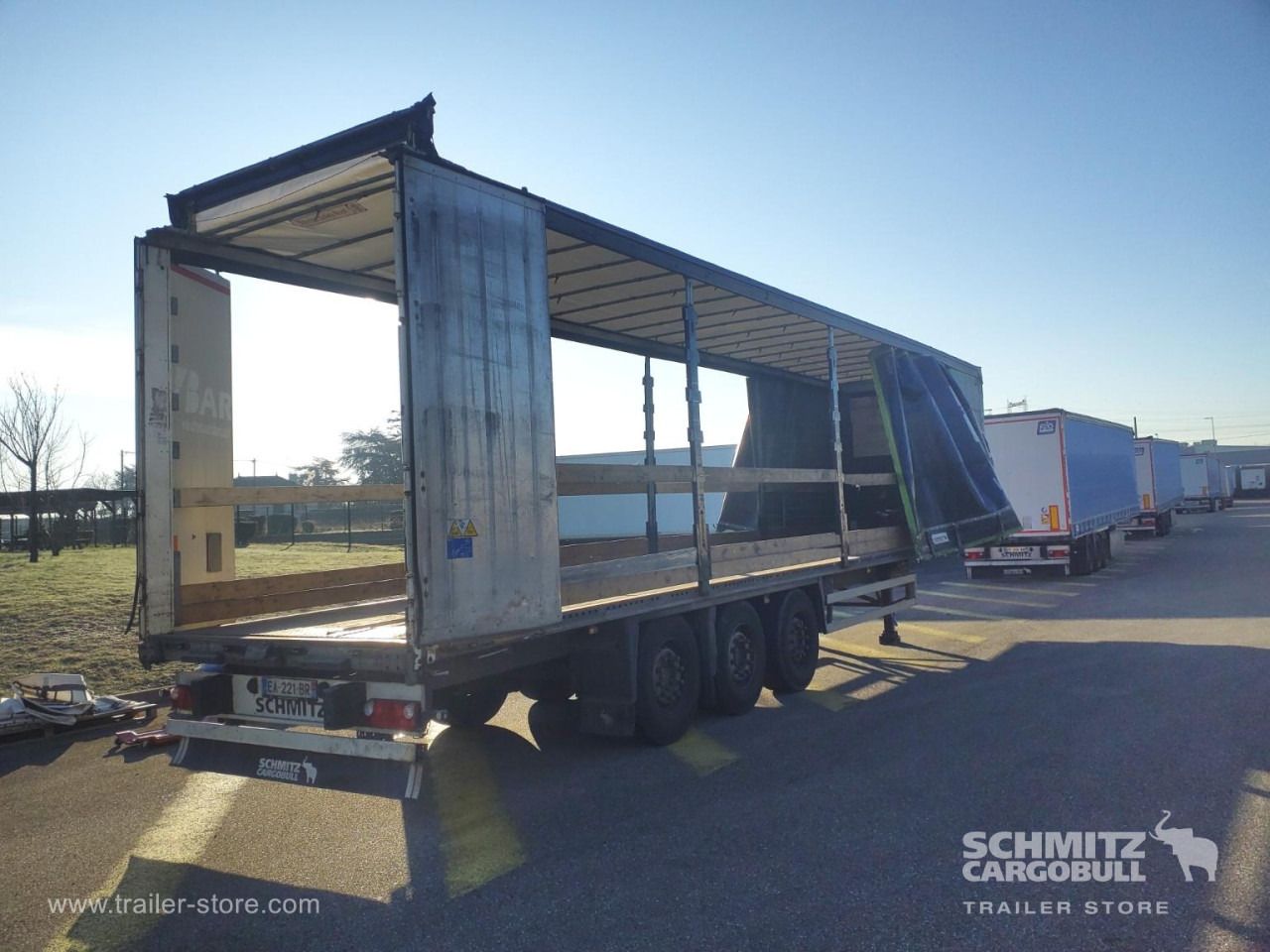 SCHMITZ Curtainsider Standard - Тентованный полуприцеп: фото 2 SCHMITZ Curtainsider Standard - Тентованный полуприцеп: фото 2