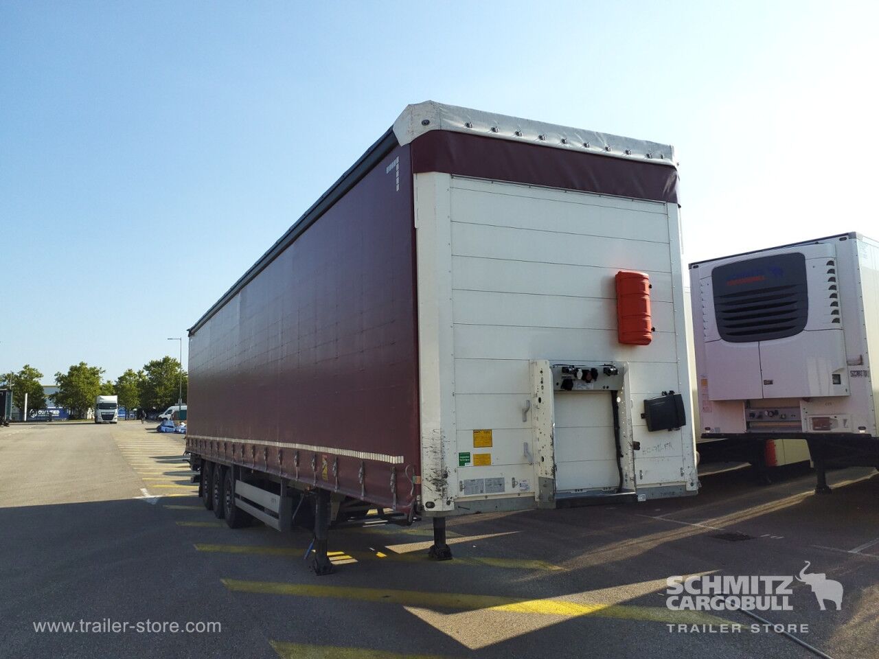 SCHMITZ Curtainsider Standard Taillift - Тентованный полуприцеп: фото 3 SCHMITZ Curtainsider Standard Taillift - Тентованный полуприцеп: фото 3