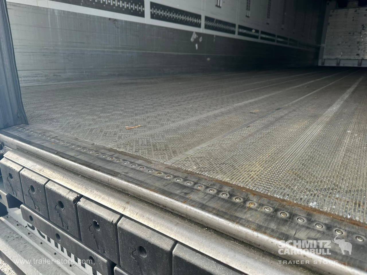 SCHMITZ Reefer Standard Double deck - Изотермический полуприцеп: фото 4 SCHMITZ Reefer Standard Double deck - Изотермический полуприцеп: фото 4