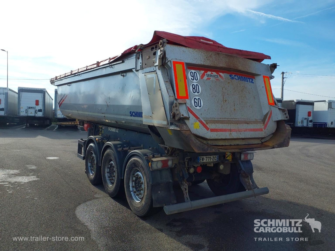 SCHMITZ Tipper Steel half pipe body 25m³ - Самосвальный полуприцеп: фото 3 SCHMITZ Tipper Steel half pipe body 25m³ - Самосвальный полуприцеп: фото 3