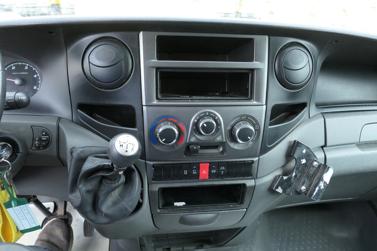 Малотоннажный фургон IVECO Daily 35 S11 C30C AUTOMATIK KAMERA Regale LUFT D: фото 10