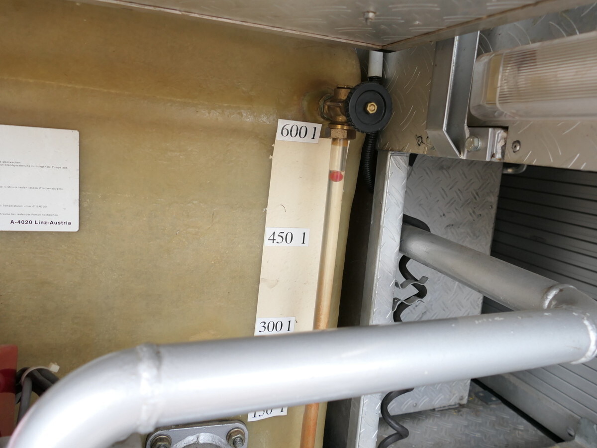 Машина скорой помощи MERCEDES-BENZ 814 D LF 8/6 DoKa AHK Löschwassertank 600L Schli: фото 9