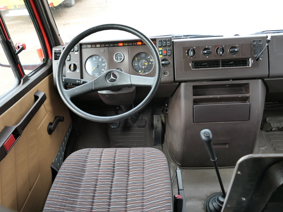 Машина скорой помощи MERCEDES-BENZ 814 D LF 8/6 DoKa AHK Löschwassertank 600L Schli: фото 19