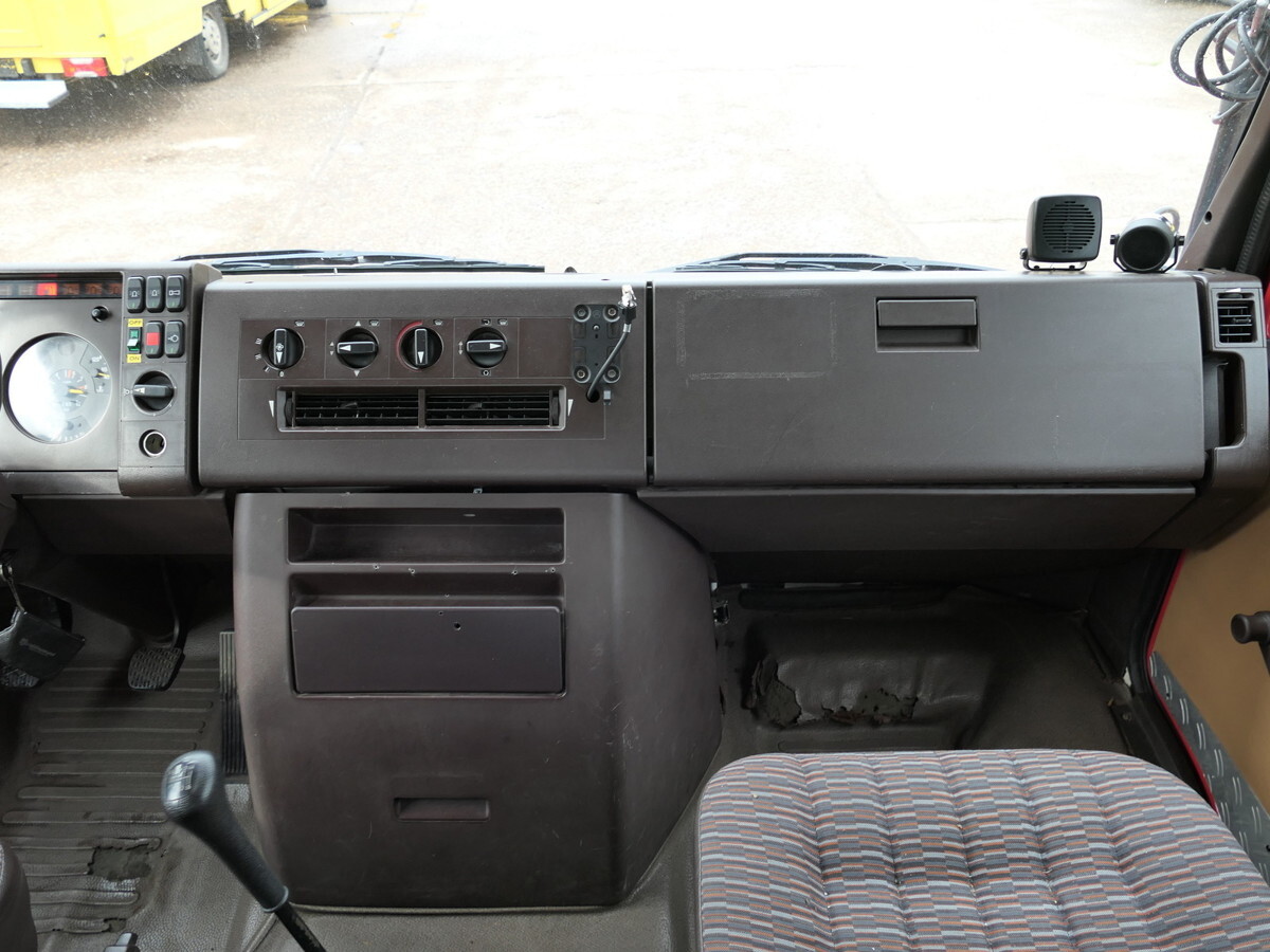 Машина скорой помощи MERCEDES-BENZ 814 D LF 8/6 DoKa AHK Löschwassertank 600L Schli: фото 20