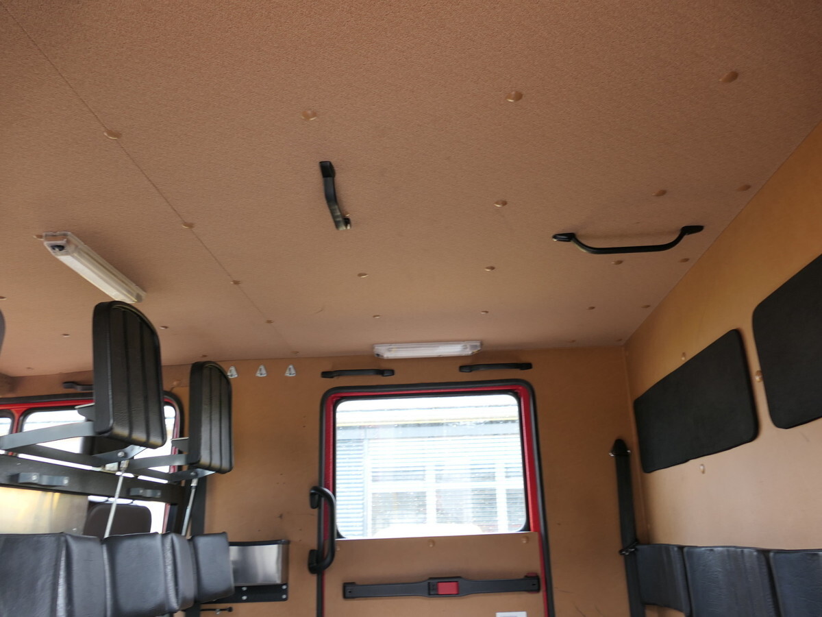 Машина скорой помощи MERCEDES-BENZ 814 D LF 8/6 DoKa AHK Löschwassertank 600L Schli: фото 17