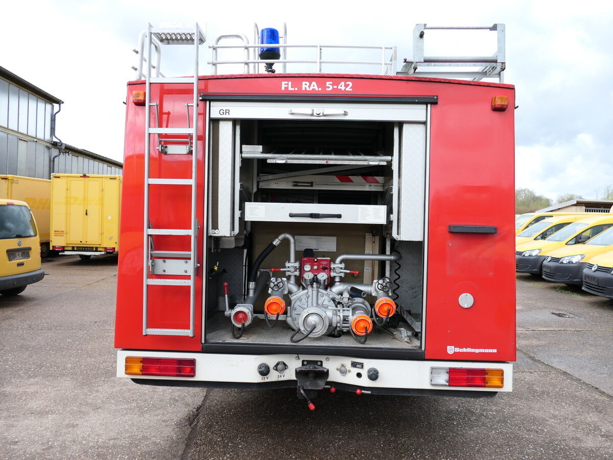 Машина скорой помощи MERCEDES-BENZ 814 D LF 8/6 DoKa AHK Löschwassertank 600L Schli: фото 7