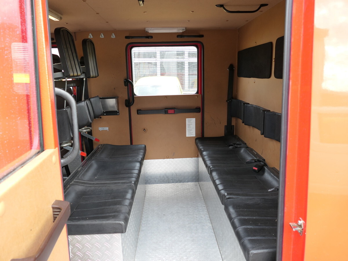 Машина скорой помощи MERCEDES-BENZ 814 D LF 8/6 DoKa AHK Löschwassertank 600L Schli: фото 18