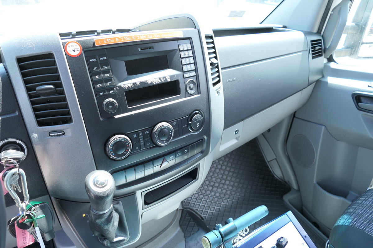 Машина скорой помощи MERCEDES-BENZ Sprinter 519 CDI Klima Krankenwagen Fahrtec Aufb: фото 14