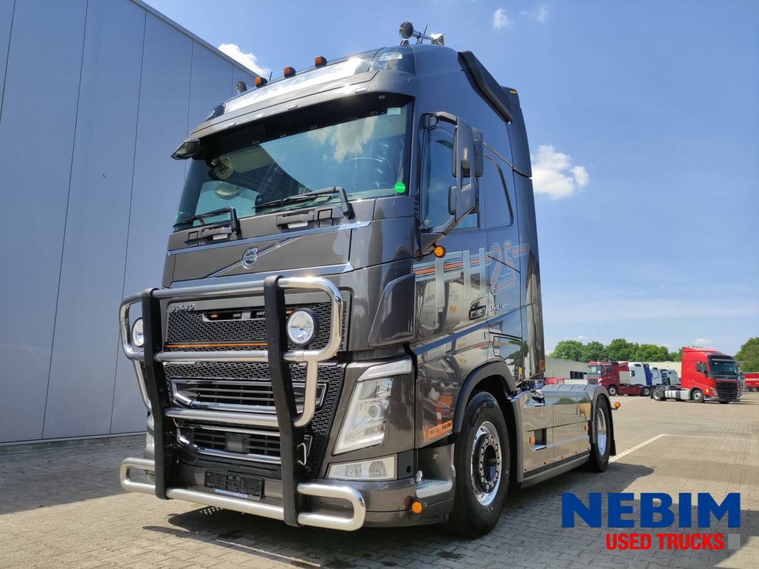 Volvo FH 540 25th Anniversary ED - Dual Clutch / Dynamic Steering / I-park Cool - Тягач: фото 1 Volvo FH 540 25th Anniversary ED - Dual Clutch / Dynamic Steering / I-park Cool - Тягач: фото 1