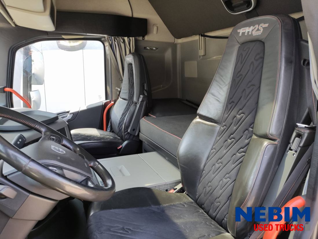 Volvo FH 540 25th Anniversary ED - Dual Clutch / Dynamic Steering / I-park Cool - Тягач: фото 2 Volvo FH 540 25th Anniversary ED - Dual Clutch / Dynamic Steering / I-park Cool - Тягач: фото 2