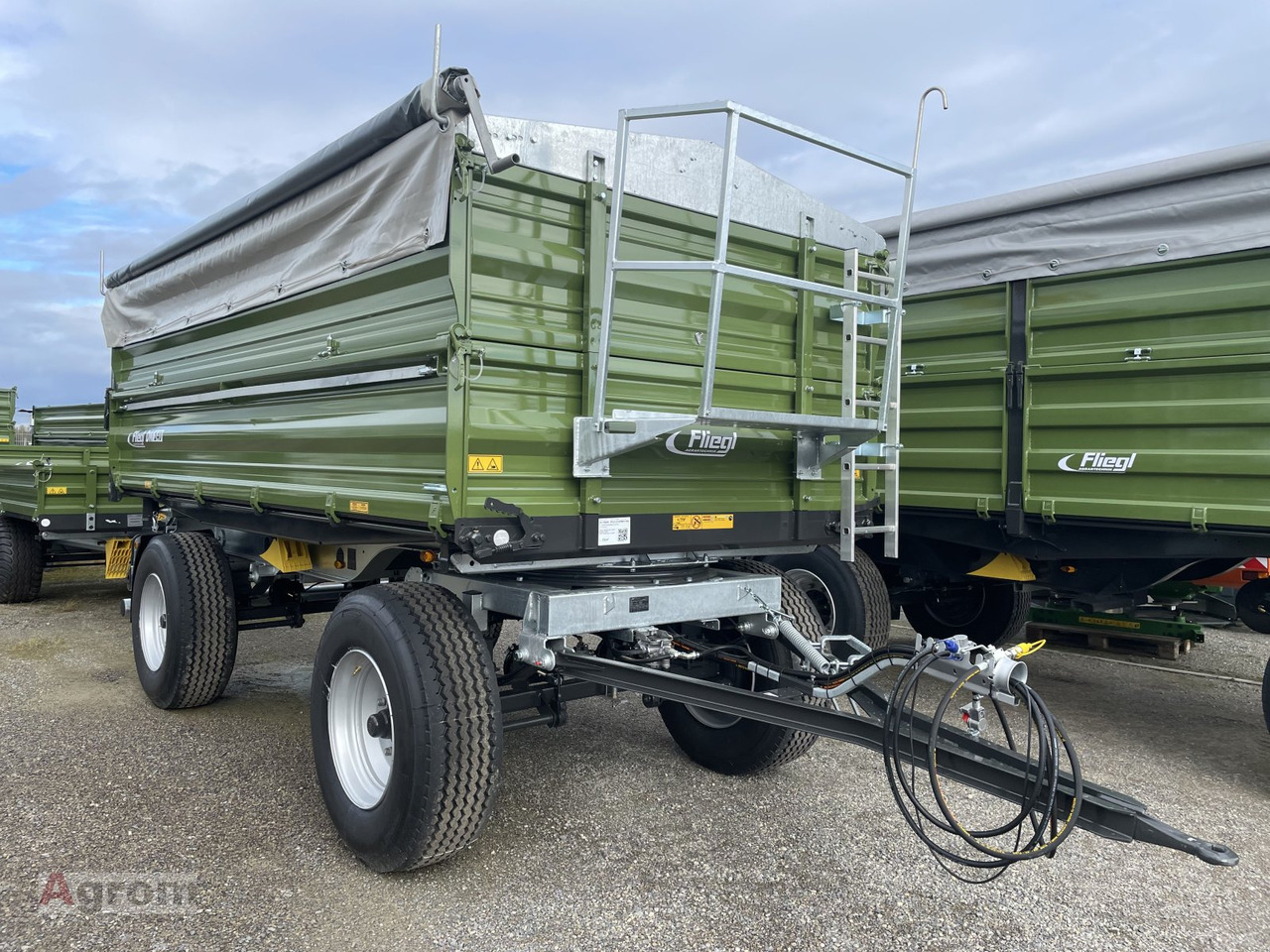 Fliegl DK 140 FOX - Сельскохозяйственный прицеп-самосвал: фото 1 Fliegl DK 140 FOX - Сельскохозяйственный прицеп-самосвал: фото 1
