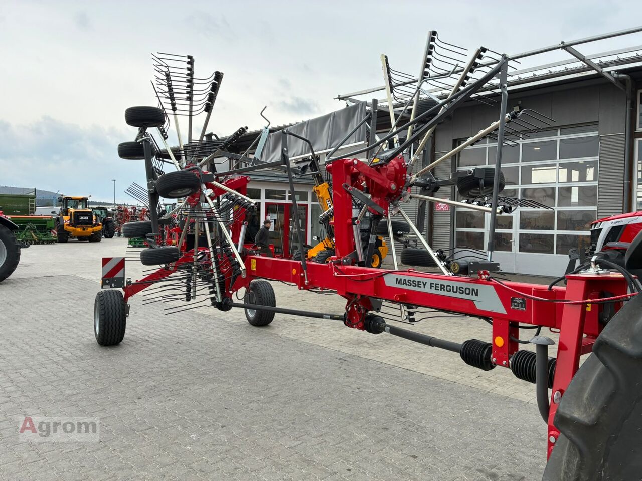 Massey Ferguson RK 672 SD-TRC - Сеноворошилка: фото 3 Massey Ferguson RK 672 SD-TRC - Сеноворошилка: фото 3