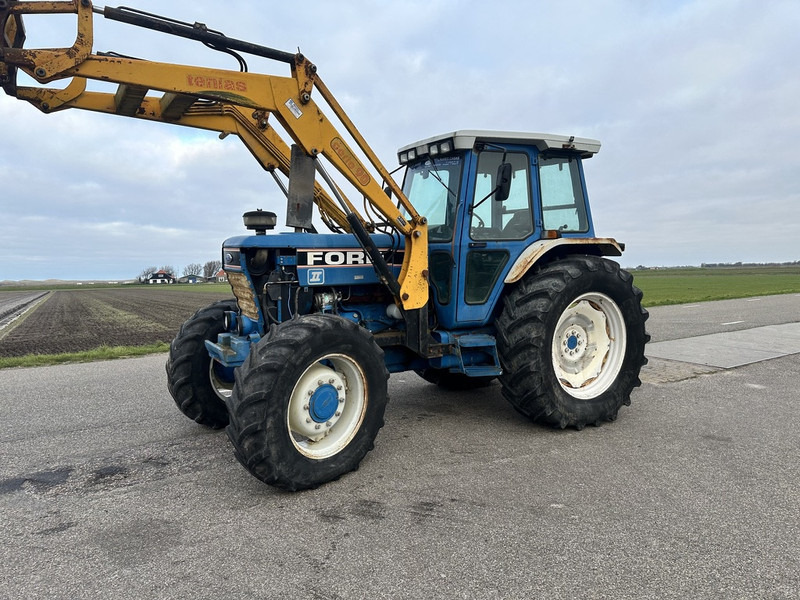 Ford 8210 - Трактор: фото 1 Ford 8210 - Трактор: фото 1