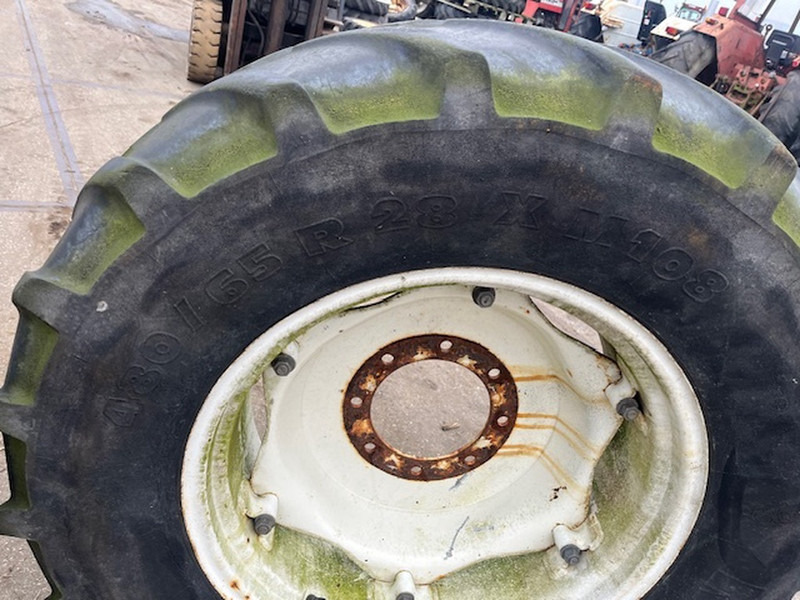 Шина Michelin 480/65 R28 x 108: фото 8 Шина Michelin 480/65 R28 x 108: фото 8