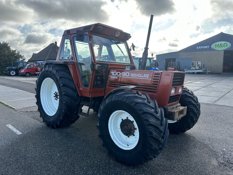 New Holland 100-90 DT - Трактор: фото 4 New Holland 100-90 DT - Трактор: фото 4