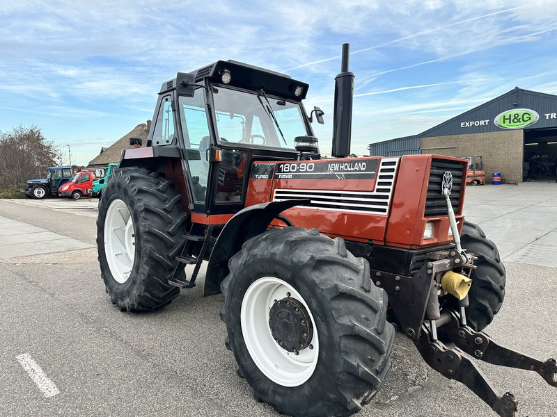 New Holland 180-90 DT - Трактор: фото 5 New Holland 180-90 DT - Трактор: фото 5