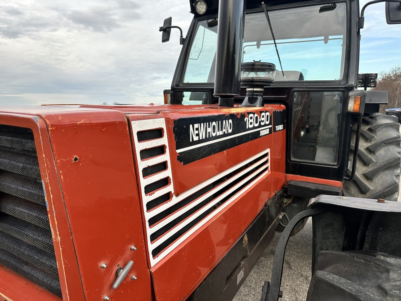 New Holland 180-90 DT - Трактор: фото 2 New Holland 180-90 DT - Трактор: фото 2