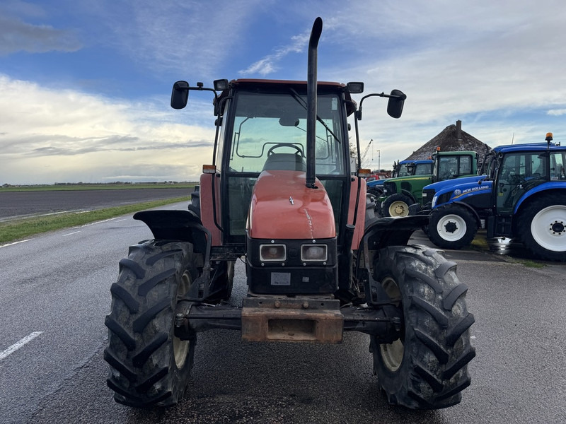 New Holland L95 - Трактор: фото 3 New Holland L95 - Трактор: фото 3