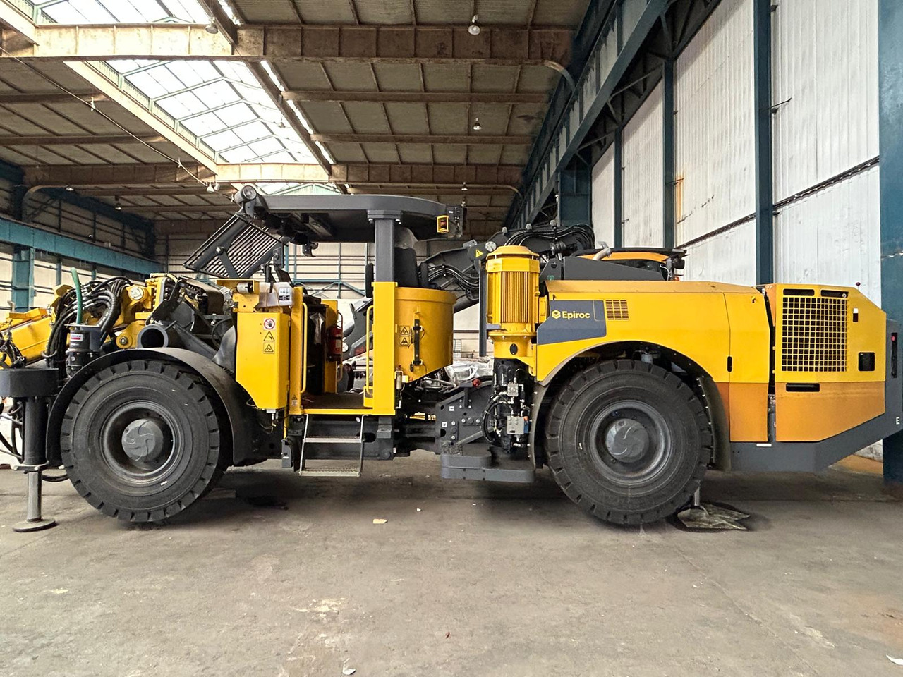 Atlas Copco (Epiroc) Boltec EC - Техника для горизонтального бурения: фото 2 Atlas Copco (Epiroc) Boltec EC - Техника для горизонтального бурения: фото 2