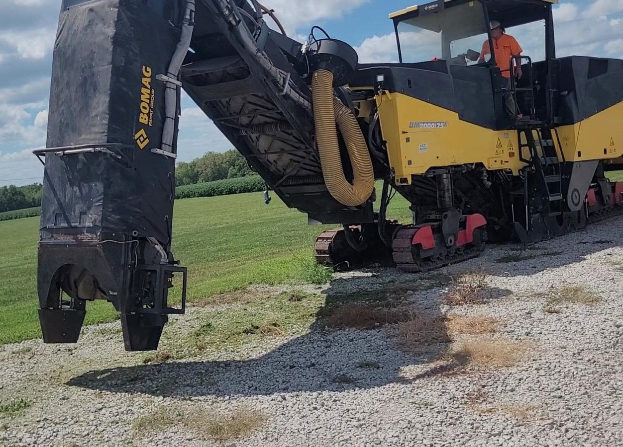 Bomag BM 2000/75 - Дорожная фреза: фото 4 Bomag BM 2000/75 - Дорожная фреза: фото 4