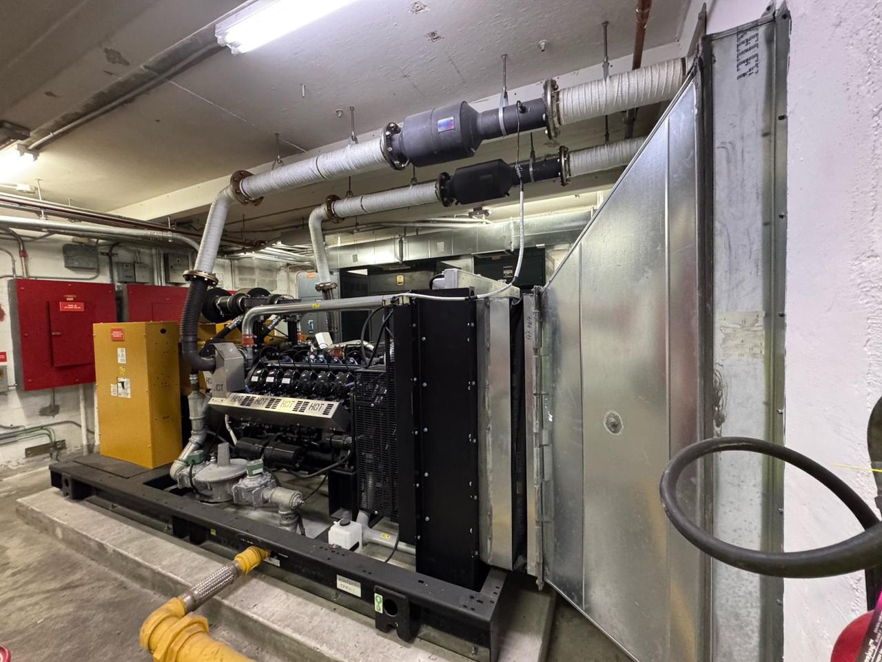 Caterpillar DG450 GC - Электрогенератор: фото 5 Caterpillar DG450 GC - Электрогенератор: фото 5