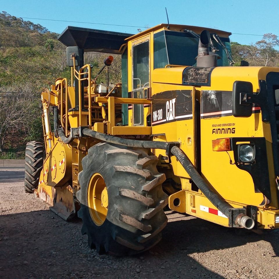 Caterpillar RM300 - Стабилизатор грунта: фото 1 Caterpillar RM300 - Стабилизатор грунта: фото 1
