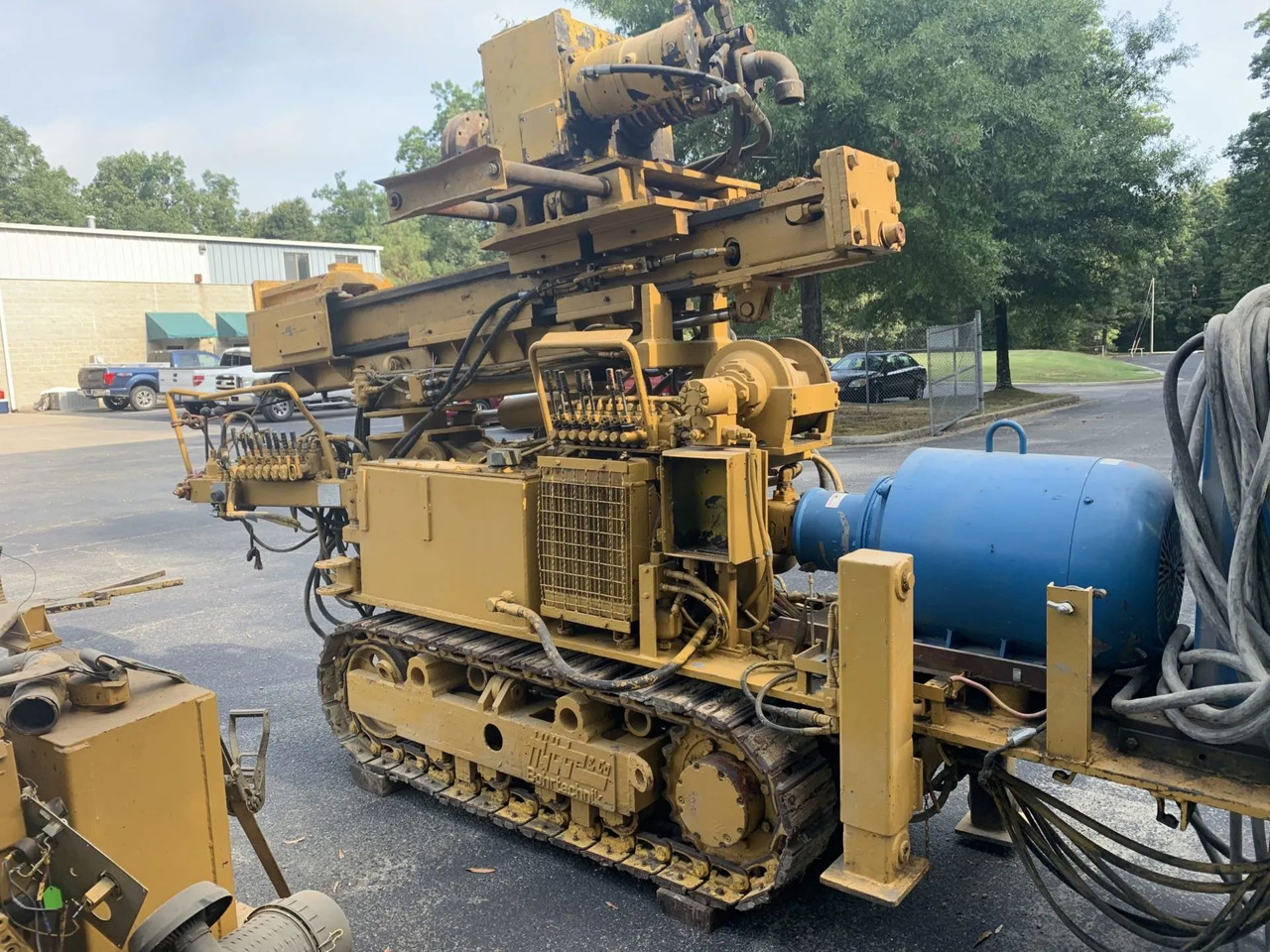 Hutte HBR 202-TF - Сваебойная установка: фото 3 Hutte HBR 202-TF - Сваебойная установка: фото 3