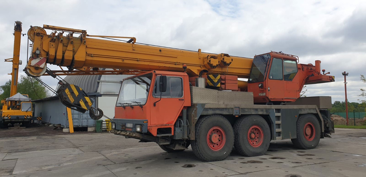 Liebherr LTM 1050-1 - Мобильный кран: фото 1 Liebherr LTM 1050-1 - Мобильный кран: фото 1
