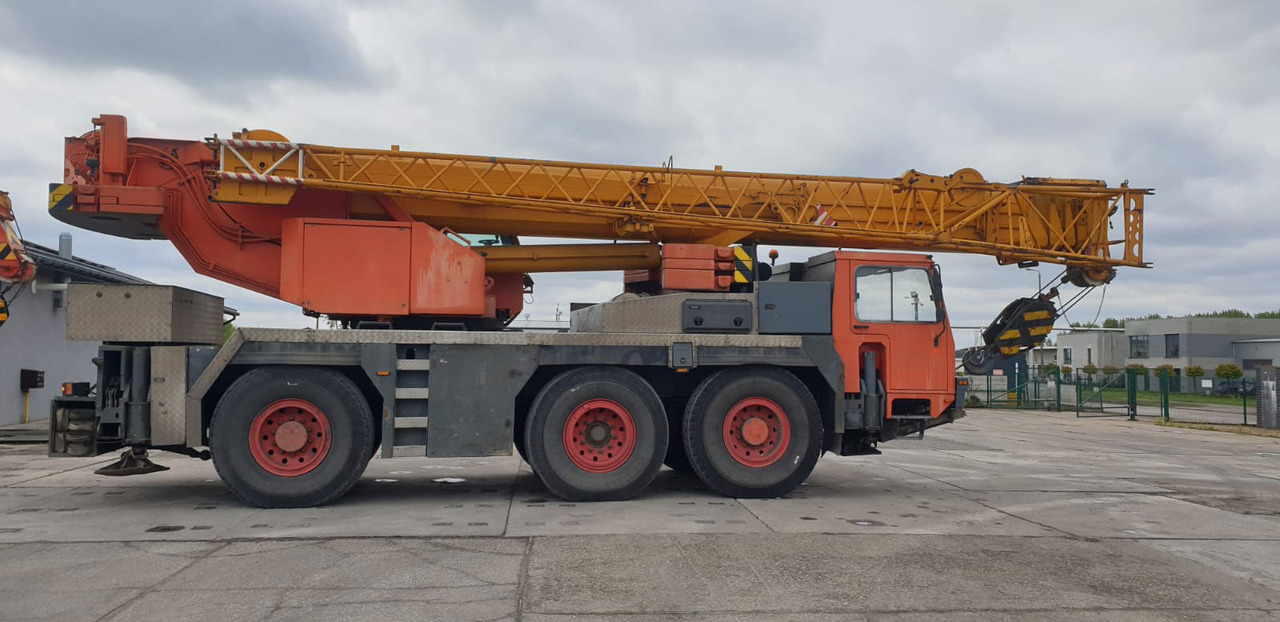 Liebherr LTM 1050-1 - Мобильный кран: фото 3 Liebherr LTM 1050-1 - Мобильный кран: фото 3