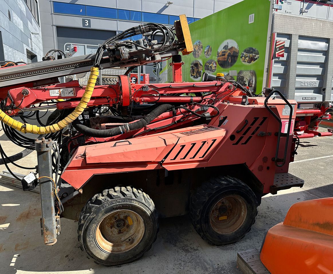 Sandvik Commando DC122R - Буровая машина: фото 3 Sandvik Commando DC122R - Буровая машина: фото 3