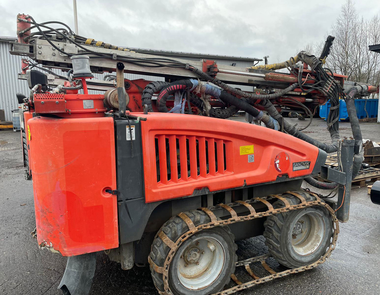Sandvik Commando DC125R - Буровая машина: фото 1 Sandvik Commando DC125R - Буровая машина: фото 1