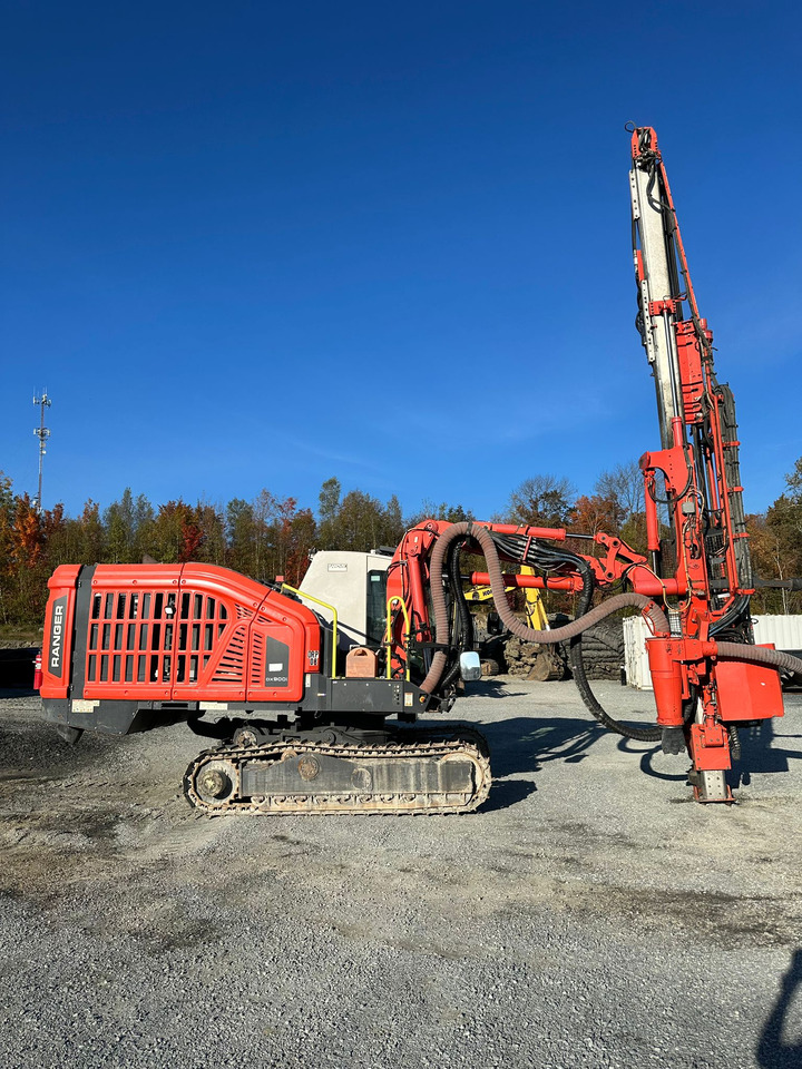 Sandvik DX900i - Буровая машина: фото 1 Sandvik DX900i - Буровая машина: фото 1
