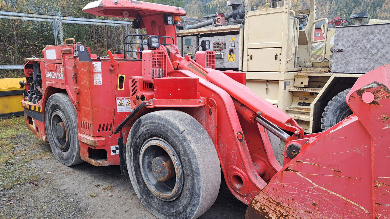 Sandvik LH202 - Горнодобывающая техника: фото 2 Sandvik LH202 - Горнодобывающая техника: фото 2