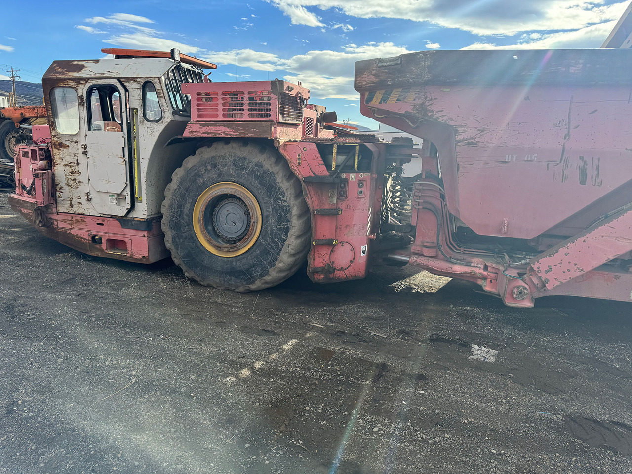 Sandvik TH430 - Горнодобывающая техника: фото 2 Sandvik TH430 - Горнодобывающая техника: фото 2